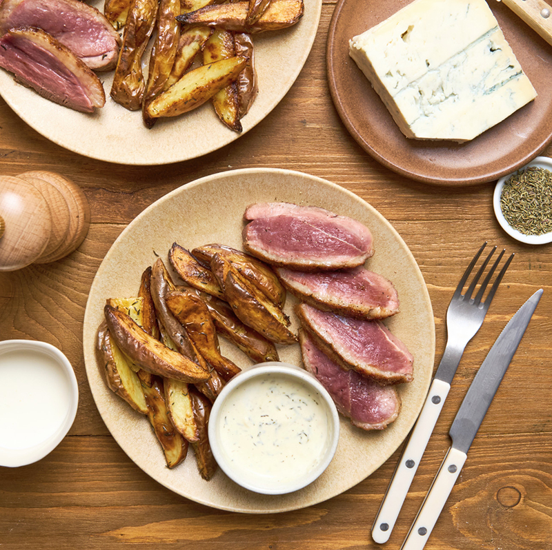 Filet de canard français, pommes de terre sauce Gorgonzola