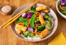 Poêlée de légumes Shop suey, beignets de tofu